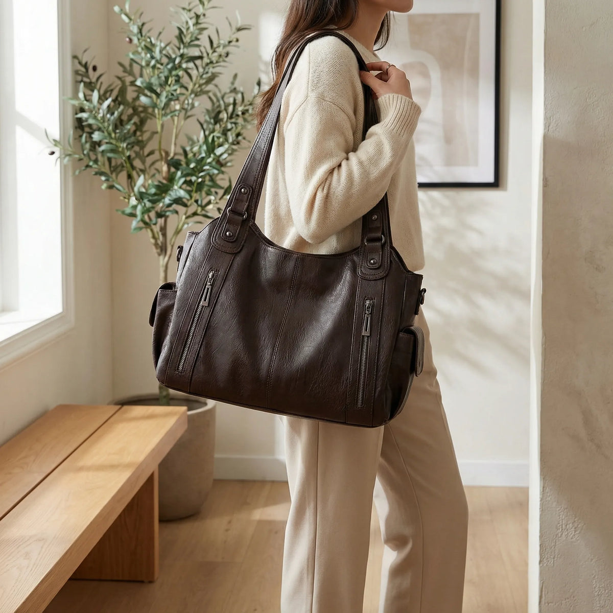 Sanna | Crossbody väska för dam i konstläder, svart - bild 4